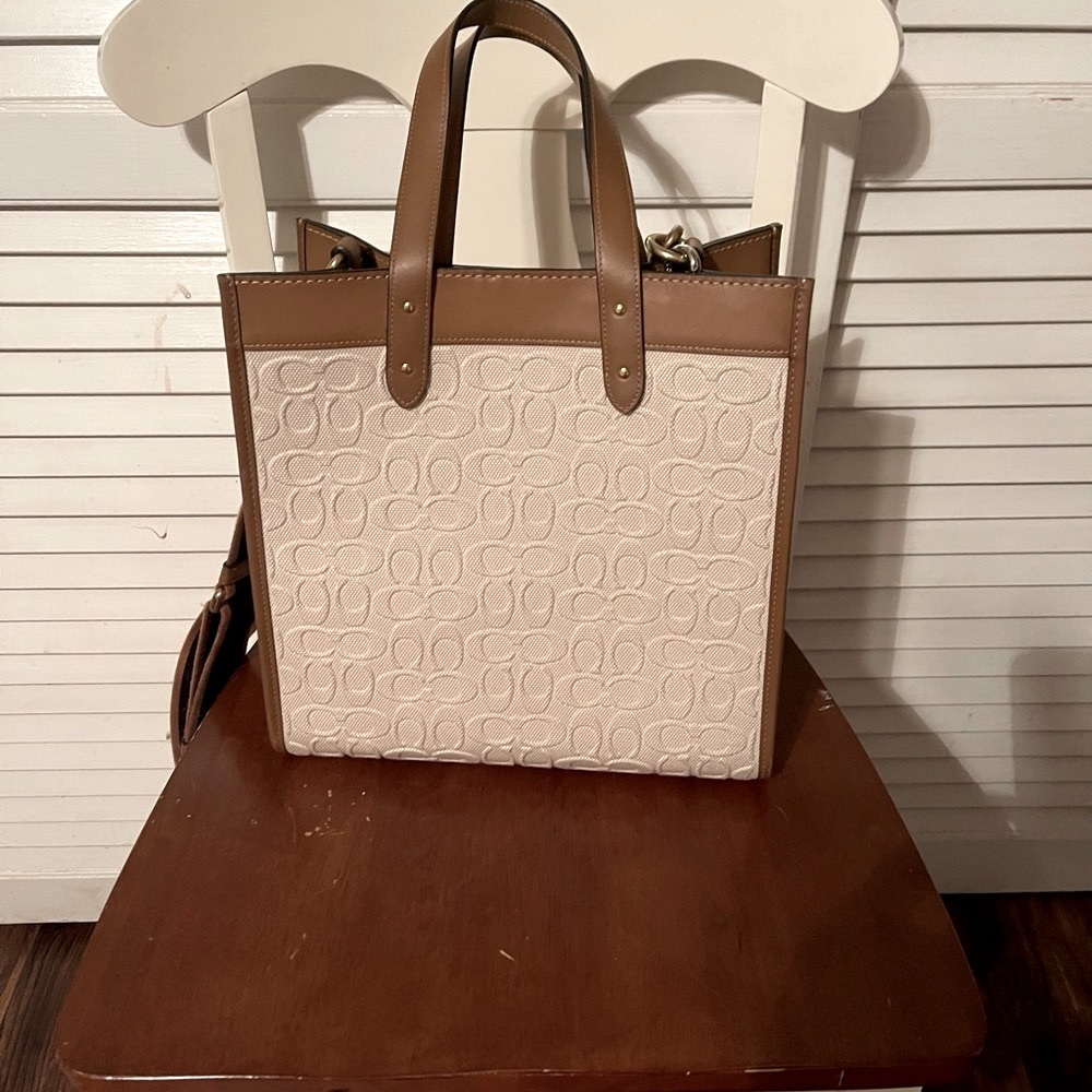 Coach Signature Canvas Field tote +Pouch